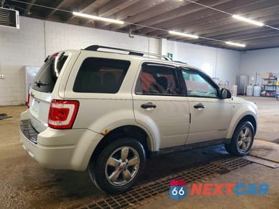 Trzecie zdjęcie samochodu z tyłu: 2008 FORD ESCAPE XLT VIN:1FMCU03138KE30106 - miniatura