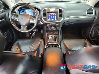 Zdjęcie 8 z 12 samochodu: 2016 CHRYSLER 300C VIN:2C3CCAEG9GH212213 - miniatura