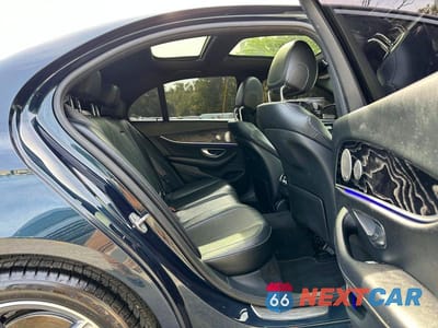 Piąte zdjęcie samochodu w środku: 2017 MERCEDES-BENZ E 300 4MATIC VIN:WDDZF4KB7HA028160 - miniatura