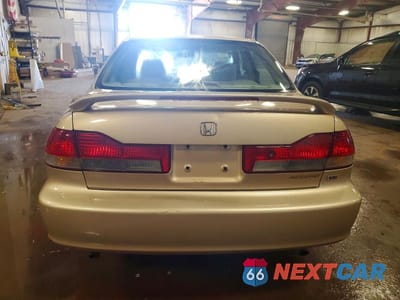 Zdjęcie 6 z 12 samochodu: 2002 HONDA ACCORD EX VIN:1HGCG165X2A048427 - miniatura