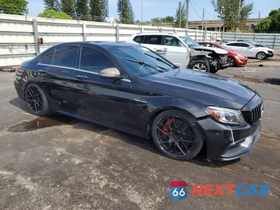 Czwarte zdjęcie samochodu z boku: 2019 MERCEDES-BENZ C 63 AMG VIN:55SWF8GB1KU309297 - miniatura