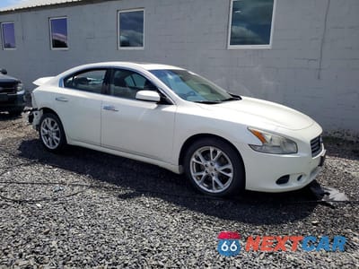 Czwarte zdjęcie samochodu z boku: 2014 NISSAN MAXIMA 3.5 S VIN:1N4AA5AP8EC484148 - miniatura