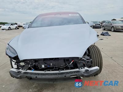 Piąte zdjęcie samochodu w środku: 2026 TESLA MODEL X VIN:7SAXCBE54TF480395 - miniatura