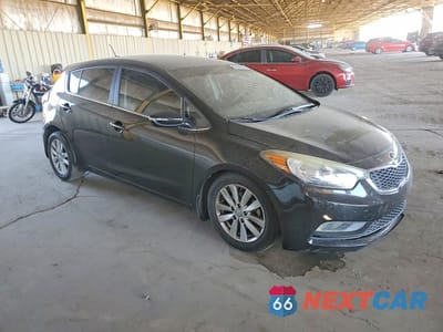 Czwarte zdjęcie samochodu z boku: 2015 KIA FORTE EX VIN:KNAFX5A82F5363898 - miniatura
