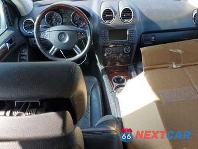 Zdjęcie 8 z 14 samochodu: 2008 MERCEDES-BENZ ML 550 VIN:4JGBB72E88A352927 - miniatura