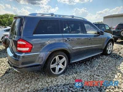 Trzecie zdjęcie samochodu z tyłu: 2011 MERCEDES-BENZ GL 550 4MATIC VIN:4JGBF8GE3BA654667 - miniatura