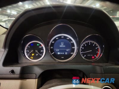 Zdjęcie 9 z 12 samochodu: 2011 MERCEDES-BENZ C 300 4MATIC VIN:WDDGF8BB5BR139653 - miniatura
