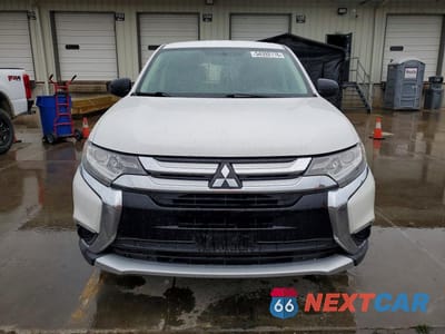 Piąte zdjęcie samochodu w środku: 2016 MITSUBISHI OUTLANDER SE VIN:JA4AZ3A30GZ037876 - miniatura