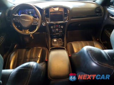 Zdjęcie 8 z 12 samochodu: 2017 CHRYSLER 300 S VIN:2C3CCABG5HH668862 - miniatura