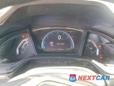 Zdjęcie 9 z 12 samochodu: 2019 HONDA CIVIC LX VIN:19XFC2E64KE042515 - miniatura