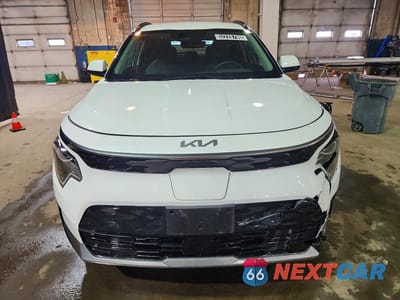 Piąte zdjęcie samochodu w środku: 2024 KIA NIRO WIND VIN:KNDCR3L17R5105983 - miniatura