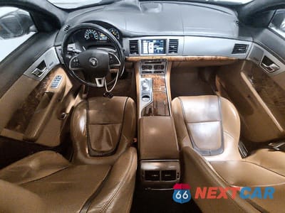 Zdjęcie 8 z 12 samochodu: 2015 JAGUAR XF 3.0 SPORT AWD VIN:SAJWJ0FF6F8U68457 - miniatura