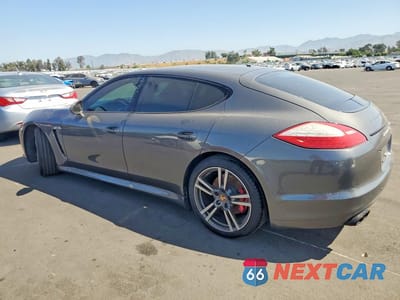 Drugie zdjęcie samochodu z przodu: 2013 PORSCHE PANAMERA GTS VIN:WP0AF2A75DL076568 - miniatura