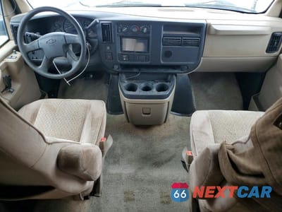 Zdjęcie 8 z 14 samochodu: 2006 CHEVROLET EXPRESS G3500 VIN:1GCHG39U161223897 - miniatura