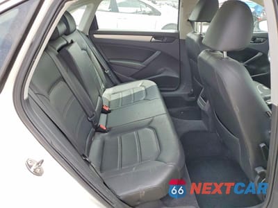 Zdjęcie 10 z 13 samochodu: 2012 VOLKSWAGEN PASSAT SE VIN:1VWBP7A36CC083620 - miniatura