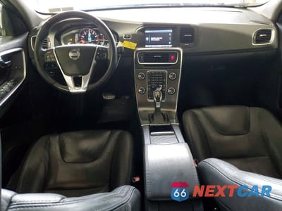 Zdjęcie 8 z 12 samochodu: 2014 VOLVO S60 T5 VIN:YV1612FS2E2298195 - miniatura
