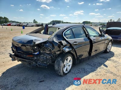 Trzecie zdjęcie samochodu z tyłu: 2011 BMW 528 I VIN:WBAFR1C54BC738489 - miniatura