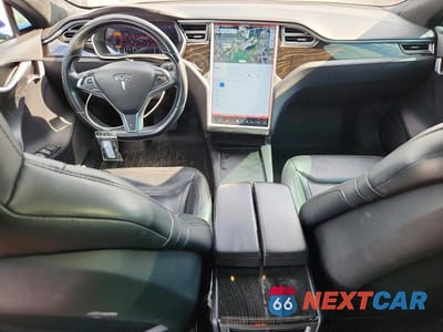 Zdjęcie 8 z 13 samochodu: 2016 TESLA MODEL S VIN:5YJSA1E17GF157985 - miniatura