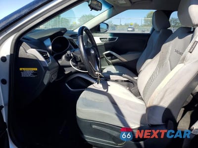 Zdjęcie 7 z 12 samochodu: 2012 HYUNDAI VELOSTER BASE VIN:KMHTC6AD8CU065552 - miniatura
