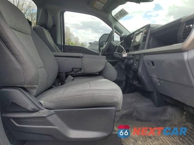 Zdjęcie 10 z 13 samochodu: 2025 FORD F350 SUPER DUTY VIN:1FTRF3BT5SEE13004 - miniatura