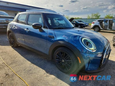 Czwarte zdjęcie samochodu z boku: 2022 MINI COOPER VIN:WMW33DK0XN2R43353 - miniatura