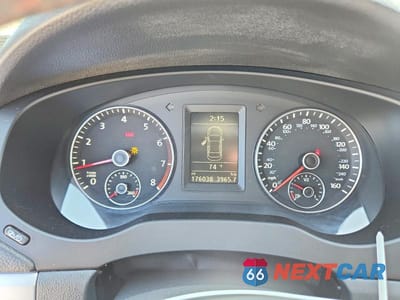 Zdjęcie 9 z 12 samochodu: 2013 VOLKSWAGEN JETTA GLI VIN:3VW5A7AJ3DM211745 - miniatura