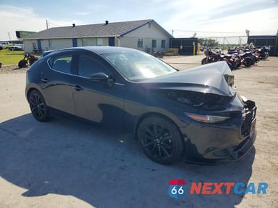 Czwarte zdjęcie samochodu z boku: 2021 MAZDA 3 PREMIUM PLUS VIN:JM1BPBNY6M1402023 - miniatura