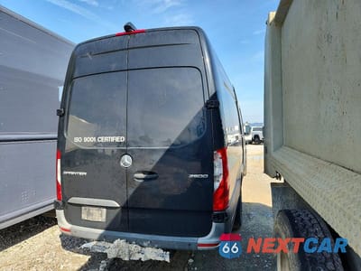 Czwarte zdjęcie samochodu z boku: 2023 MERCEDES-BENZ SPRINTER 2500 VIN:W1Y4NDHY3PT125308 - miniatura