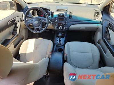 Zdjęcie 8 z 12 samochodu: 2010 KIA FORTE EX VIN:KNAFU4A29A5847834 - miniatura