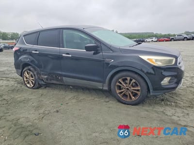 Czwarte zdjęcie samochodu z boku: 2017 FORD ESCAPE SE VIN:1FMCU0GD6HUB96407 - miniatura