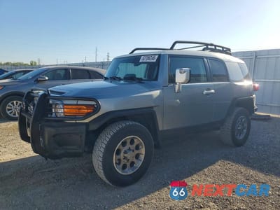 2011 TOYOTA FJ CRUISER BASE JTEBU4BF2BK112078 - główne zdjęcie licytacji z USA - miniatura