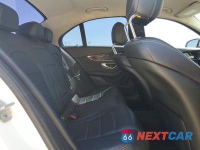 Zdjęcie 10 z 12 samochodu: 2015 MERCEDES-BENZ C 300 4MATIC VIN:55SWF4KB6FU054779 - miniatura