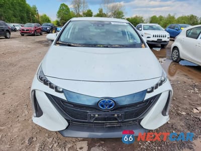 Piąte zdjęcie samochodu w środku: 2022 TOYOTA PRIUS PRIME XLE VIN:JTDKAMFP5N3203067 - miniatura