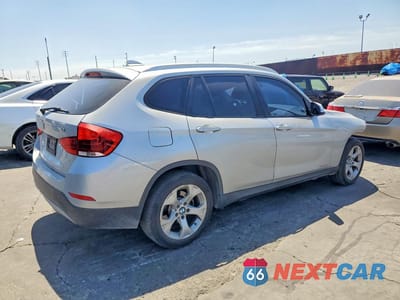 Trzecie zdjęcie samochodu z tyłu: 2015 BMW X1 SDRIVE28I VIN:WBAVM1C58FVW57077 - miniatura