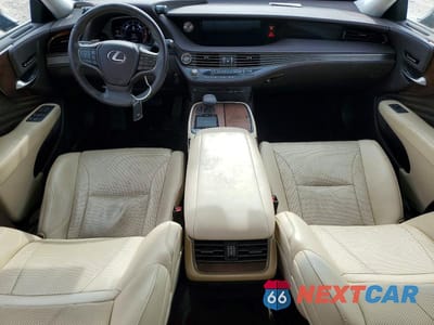 Zdjęcie 8 z 12 samochodu: 2018 LEXUS LS 500 BASE VIN:JTHB51FF2J5001651 - miniatura