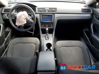 Zdjęcie 8 z 13 samochodu: 2014 VOLKSWAGEN PASSAT S VIN:1VWAP7A39EC006156 - miniatura