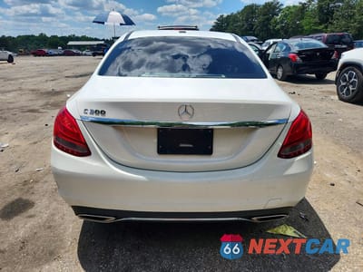 Zdjęcie 6 z 12 samochodu: 2018 MERCEDES-BENZ C 300 VIN:55SWF4JB6JU273848 - miniatura
