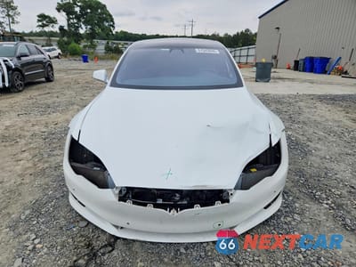 Piąte zdjęcie samochodu w środku: 2020 TESLA MODEL S VIN:5YJSA1E48LF412339 - miniatura