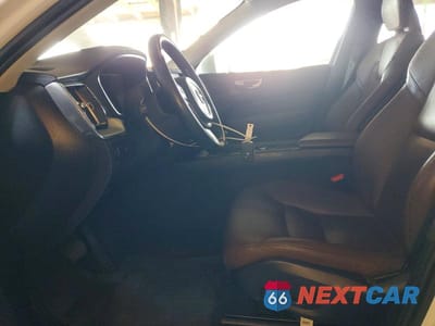 Zdjęcie 7 z 14 samochodu: 2020 VOLVO XC60 T5 MOMENTUM VIN:YV4102RK3L1511489 - miniatura