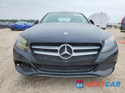 Piąte zdjęcie samochodu w środku: 2017 MERCEDES-BENZ C 300 VIN:55SWF4JB0HU186599 - miniatura