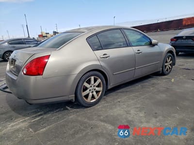Trzecie zdjęcie samochodu z tyłu: 2005 NISSAN MAXIMA 3.5 SE VIN:1N4BA41EX5C850155 - miniatura