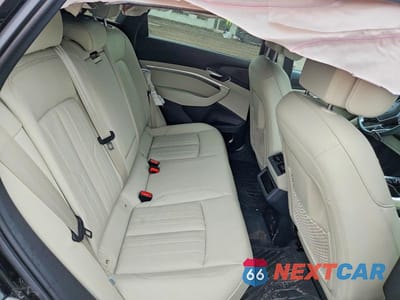 Zdjęcie 10 z 12 samochodu: 2024 AUDI Q8 E-TRON PREMIUM VIN:WA14ABGE4RB019884 - miniatura