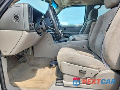 Zdjęcie 7 z 13 samochodu: 2005 CHEVROLET SUBURBAN C1500 VIN:3GNEC16Z45G242938 - miniatura