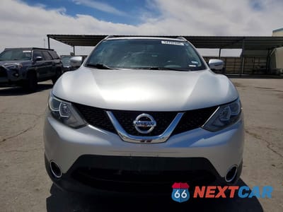 Piąte zdjęcie samochodu w środku: 2017 NISSAN ROGUE SPORT SL VIN:JN1BJ1CP3HW030500 - miniatura