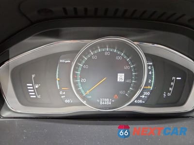 Zdjęcie 9 z 12 samochodu: 2018 VOLVO S60 PLATINUM VIN:LYV402HMXJB179852 - miniatura