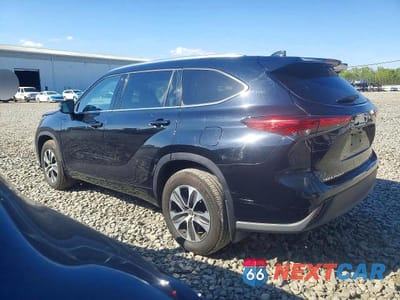 Drugie zdjęcie samochodu z przodu: 2021 TOYOTA HIGHLANDER XLE VIN:5TDGZRBH5MS063223 - miniatura