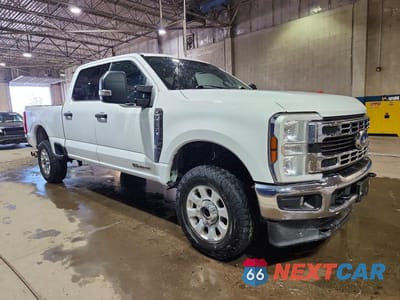 Czwarte zdjęcie samochodu z boku: 2024 FORD F250 SUPER DUTY VIN:1FT8W2BT5REC22330 - miniatura