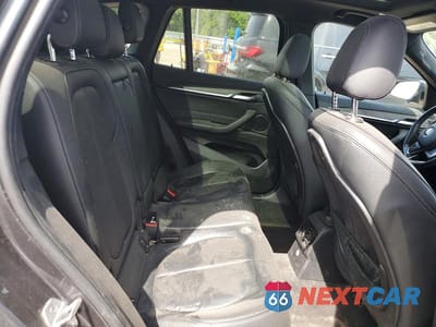 Zdjęcie 11 z 13 samochodu: 2018 BMW X1 VIN:WBXHT3C3XJ5K26023 - miniatura