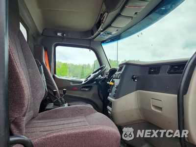 Piąte zdjęcie samochodu w środku: 2019 PETERBILT 567 ROLL-OFF CONTAINER TRUCK VIN:1NPCL40X0KD604595 - miniatura