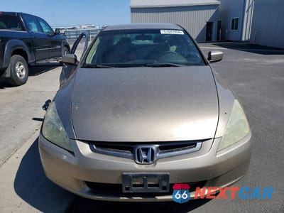 Piąte zdjęcie samochodu w środku: 2003 HONDA ACCORD LX VIN:JHMCM56363C076582 - miniatura